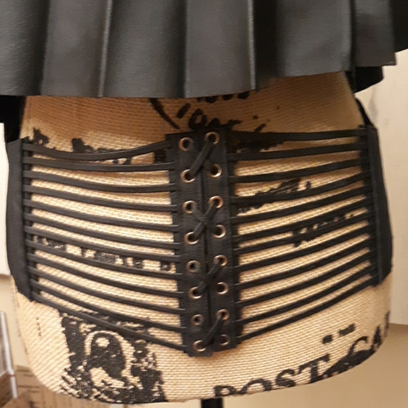 (NWT) FAUX LEATHER CORSET BELT - Picture 2 of 6